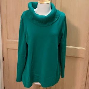 Green long sleeve California lightweight sweater
